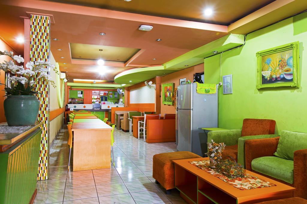 Hotel Reddoorz @ Tebet Asem Baris Yakarta Exterior foto