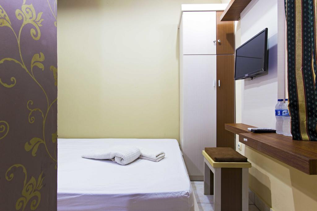 Hotel Reddoorz @ Tebet Asem Baris Yakarta Exterior foto
