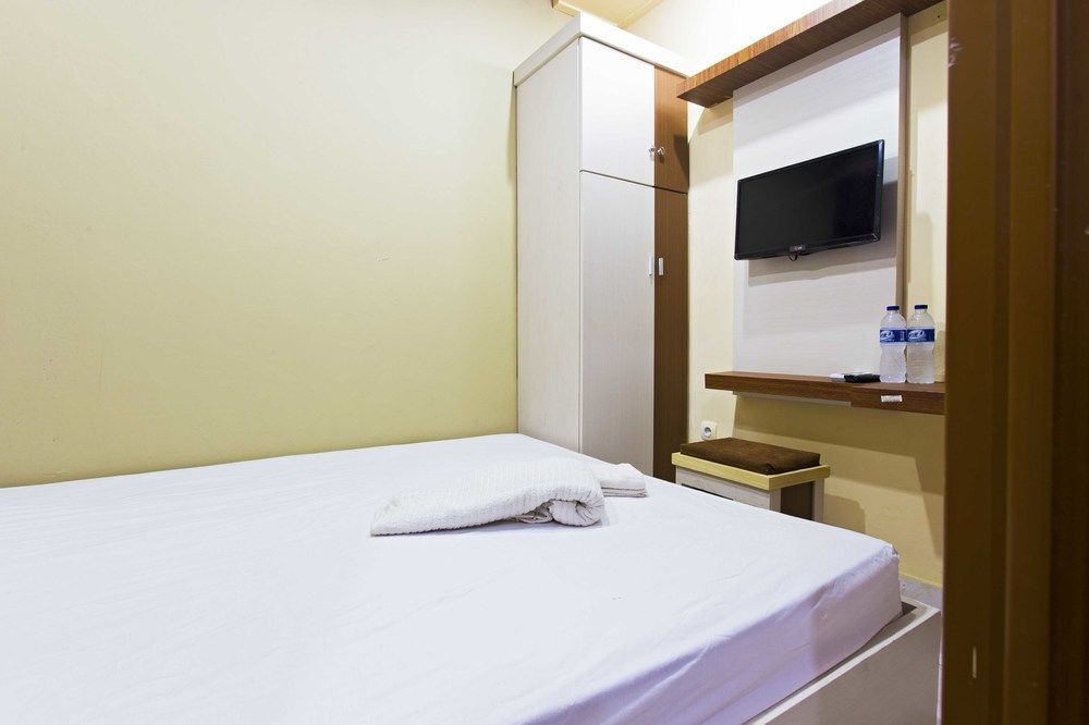 Hotel Reddoorz @ Tebet Asem Baris Yakarta Exterior foto